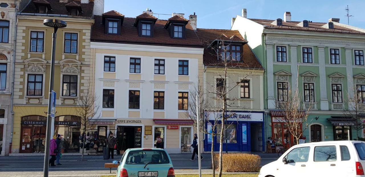Luna City Apartman Appartement Sopron Buitenkant foto